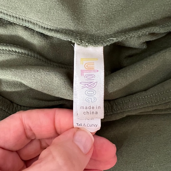 LuLaRoe Tall and Curvy Leggings - Picture 2 of 3